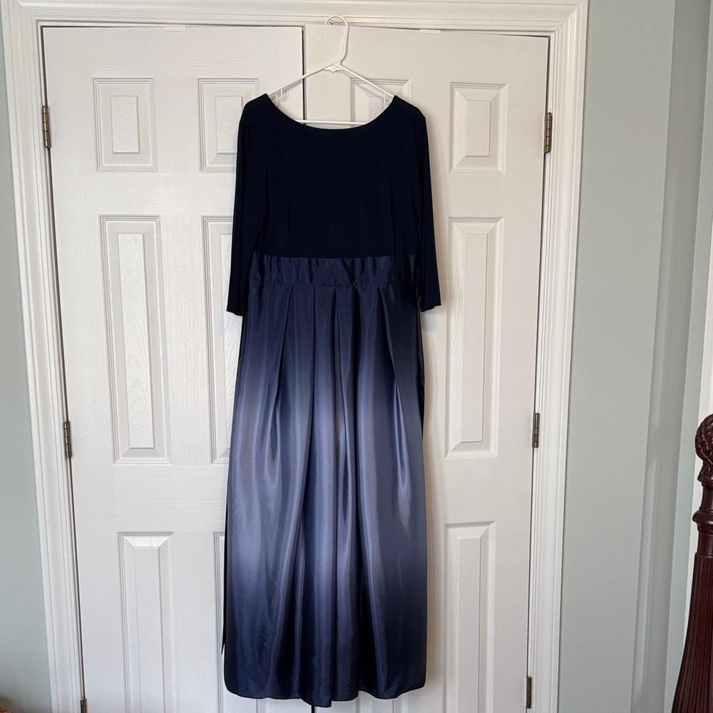 SLNY Elegant Navy Ombre Gown